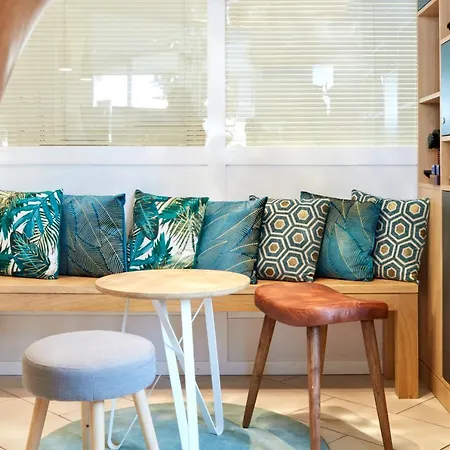 Adagio Access Sous Poissy Aparthotel