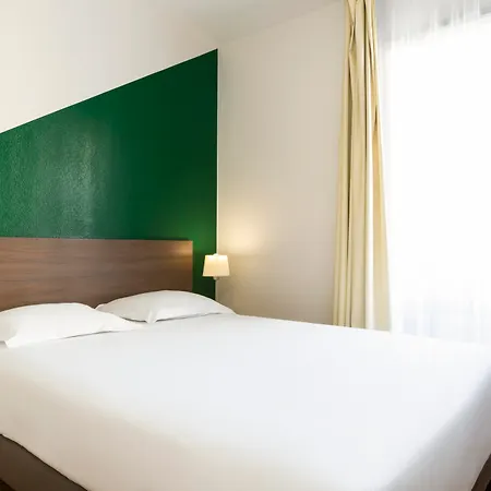 Adagio Access Sous Poissy 2*