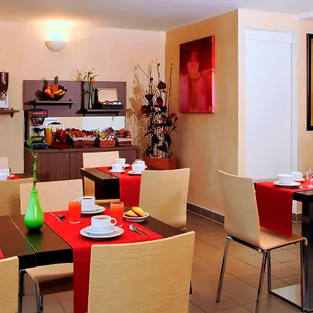 Adagio Access Sous Poissy 2* Carrières-sous-Poissy