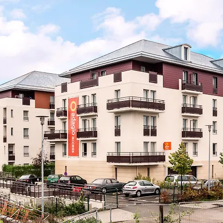 Adagio Access Sous Poissy Hotel apartamentowy 2*