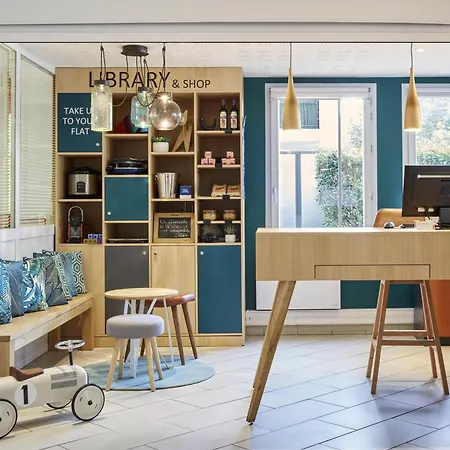 Adagio Access Sous Poissy 2*