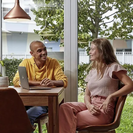 Adagio Access Sous Poissy Apart Otel