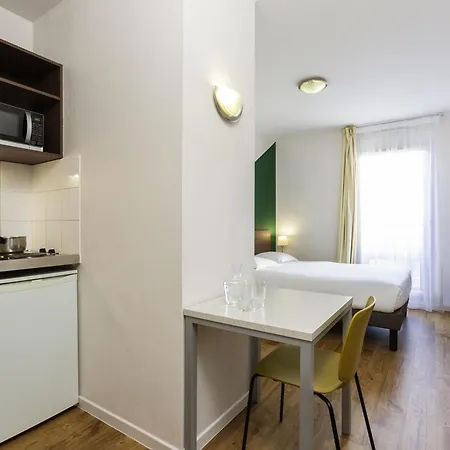 Apart Otel Adagio Access Sous Poissy
