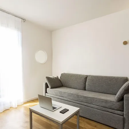 Adagio Access Sous Poissy 2* Carrières-sous-Poissy