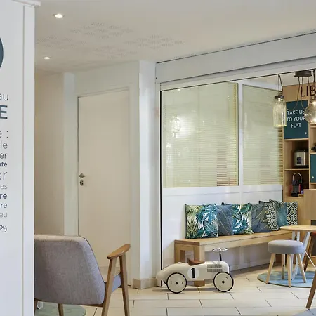 Adagio Access Sous Poissy Aparthotel 2*