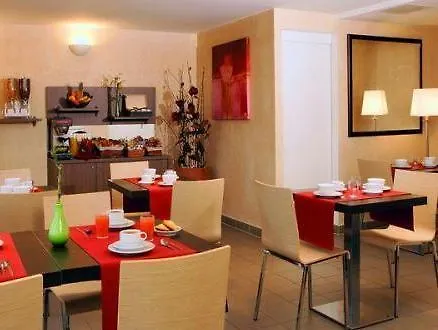 Apart Otel Adagio Access Sous Poissy