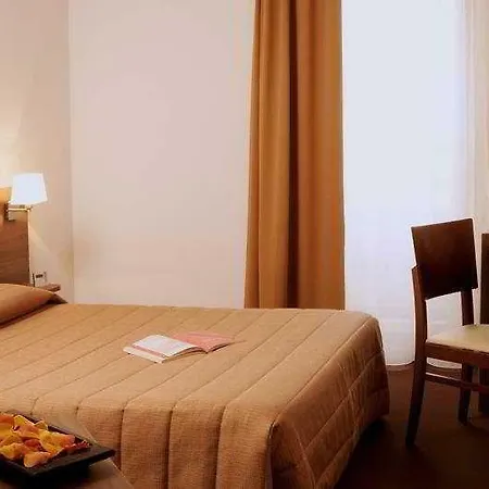 Adagio Access Sous Poissy 2* Carrières-sous-Poissy