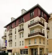 Adagio Access Sous Poissy 2*