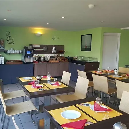 Adagio Access Sous Poissy 2*